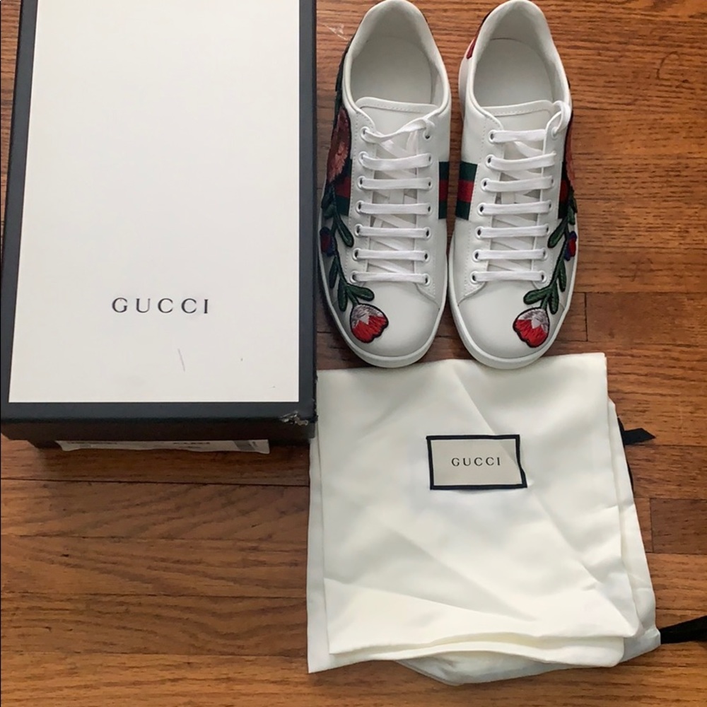 100% AUTHENTIC BNWT WMNS GUCCI 7.5 SNEAKERS